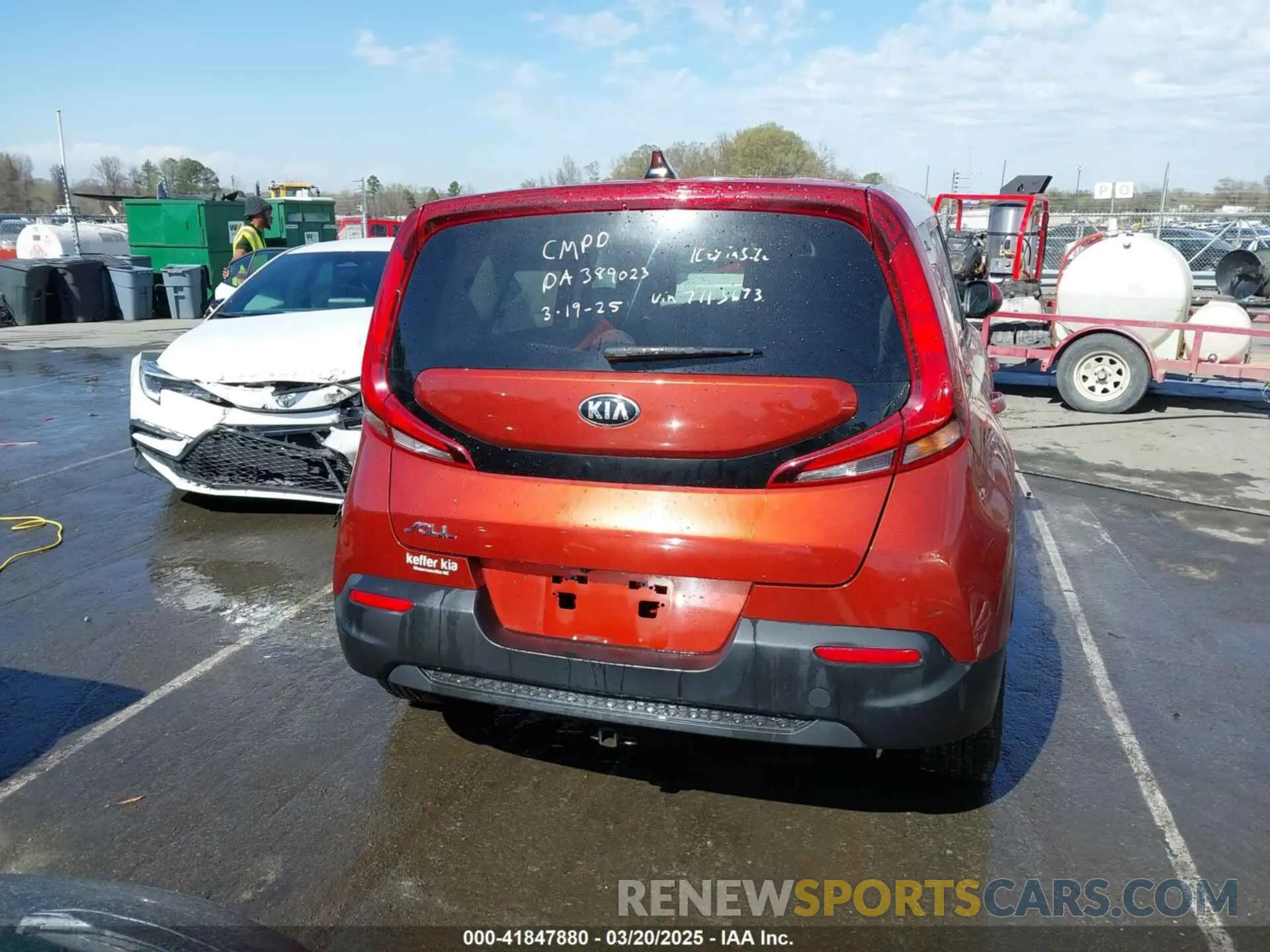 17 Photograph of a damaged car KNDJ23AU4L7113673 KIA SOUL 2020