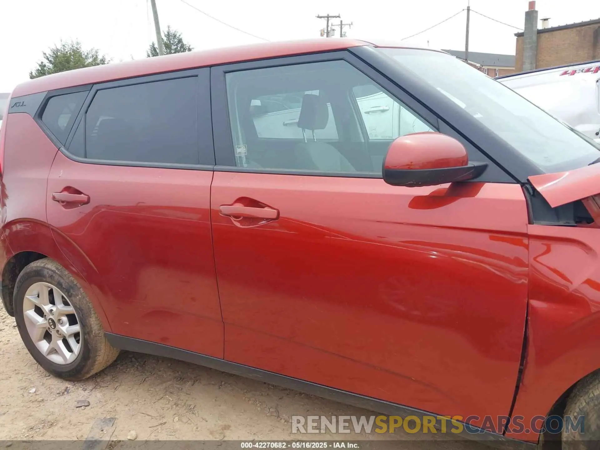 13 Photograph of a damaged car KNDJ23AU4L7118131 KIA SOUL 2020
