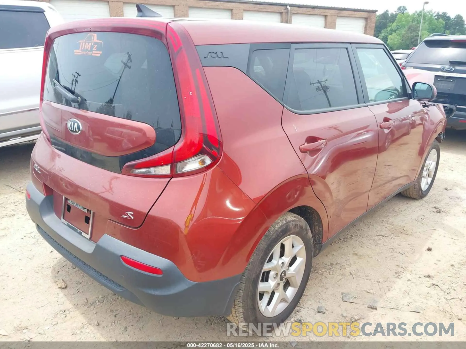 4 Photograph of a damaged car KNDJ23AU4L7118131 KIA SOUL 2020