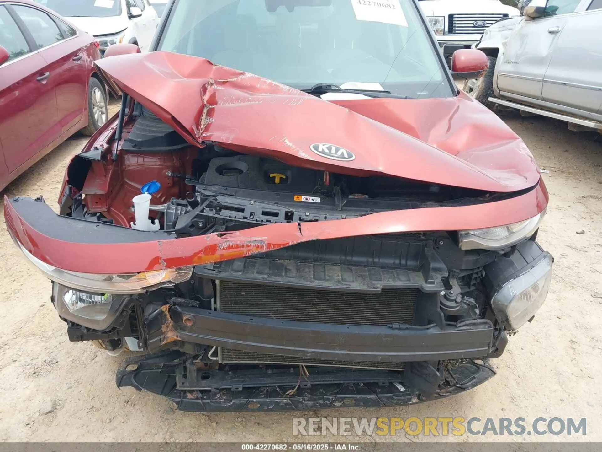 6 Photograph of a damaged car KNDJ23AU4L7118131 KIA SOUL 2020