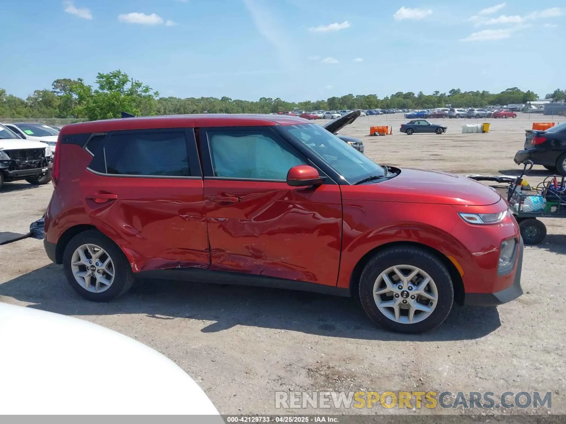 13 Photograph of a damaged car KNDJ23AU4L7122759 KIA SOUL 2020