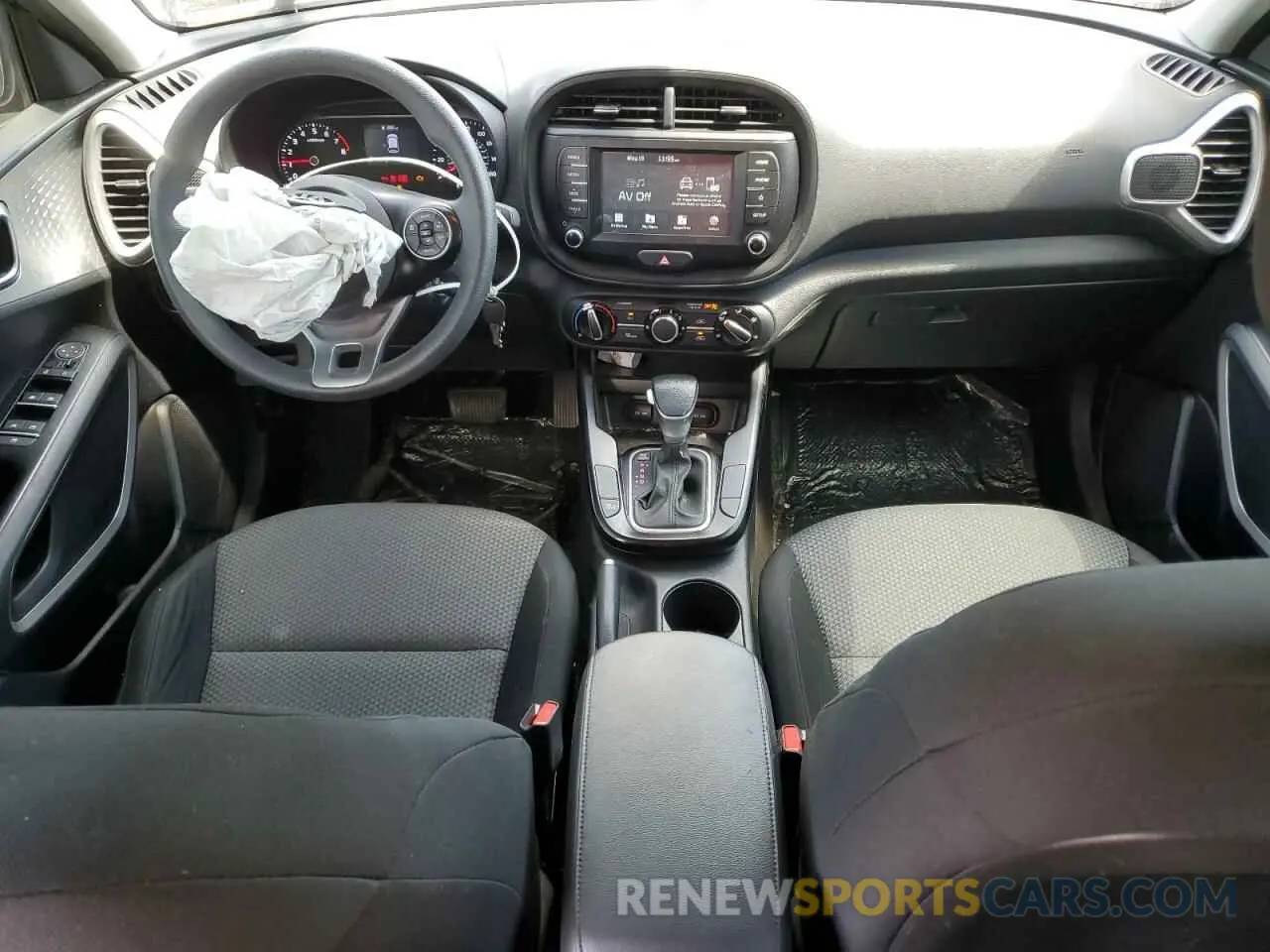 8 Photograph of a damaged car KNDJ23AU4L7709141 KIA SOUL 2020