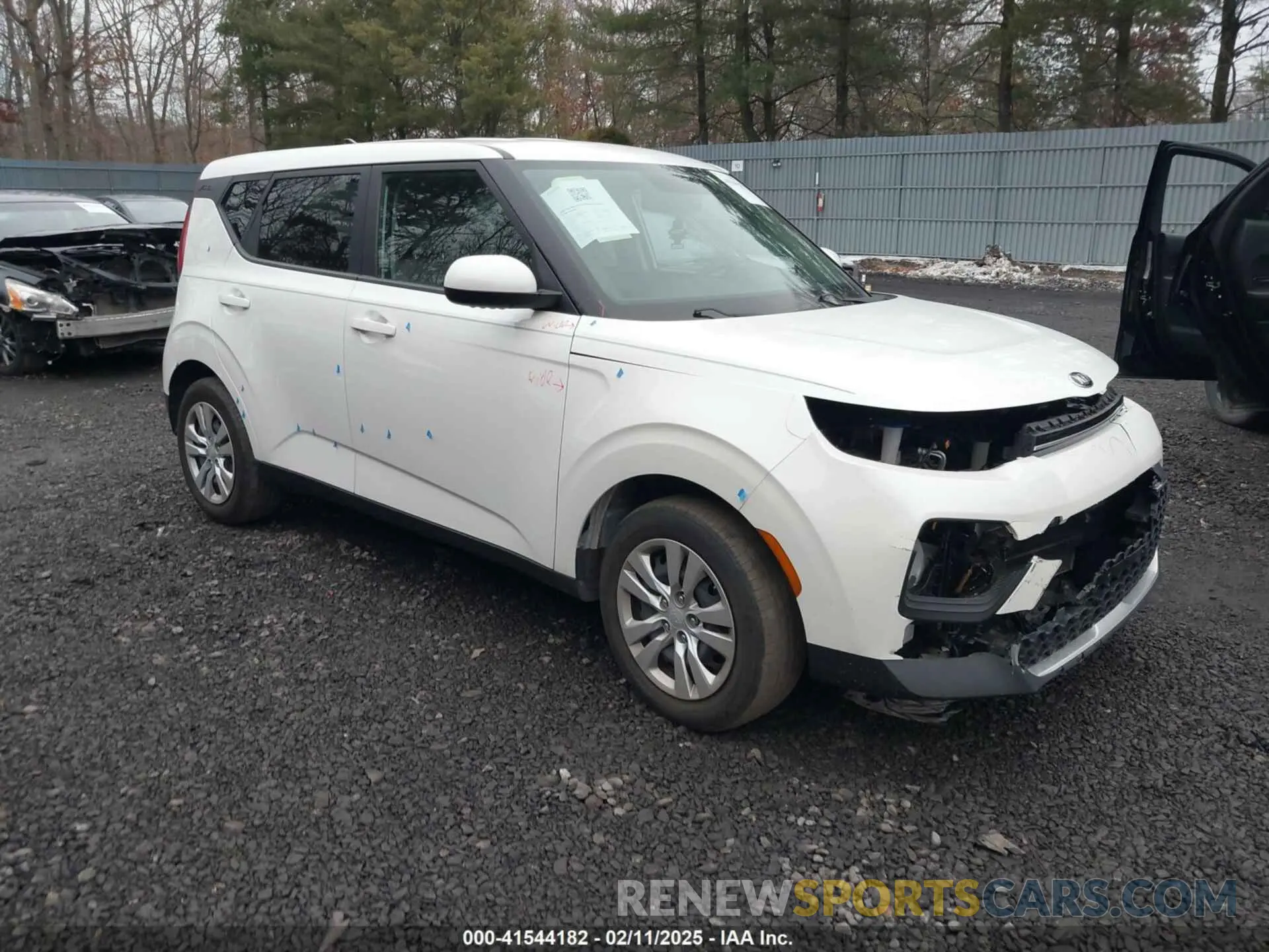 1 Photograph of a damaged car KNDJ23AU4L7723217 KIA SOUL 2020