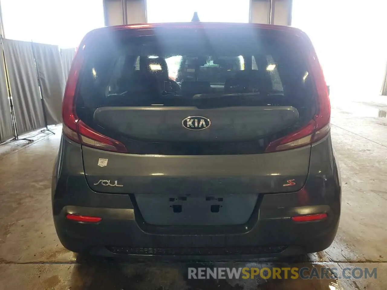6 Photograph of a damaged car KNDJ23AU4L7731155 KIA SOUL 2020