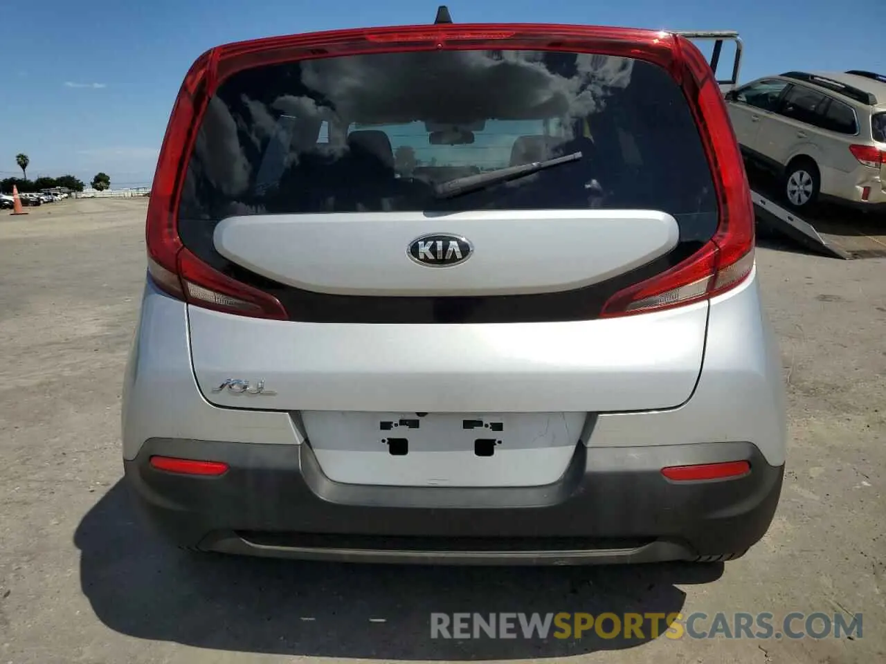 6 Photograph of a damaged car KNDJ23AU4L7736193 KIA SOUL 2020