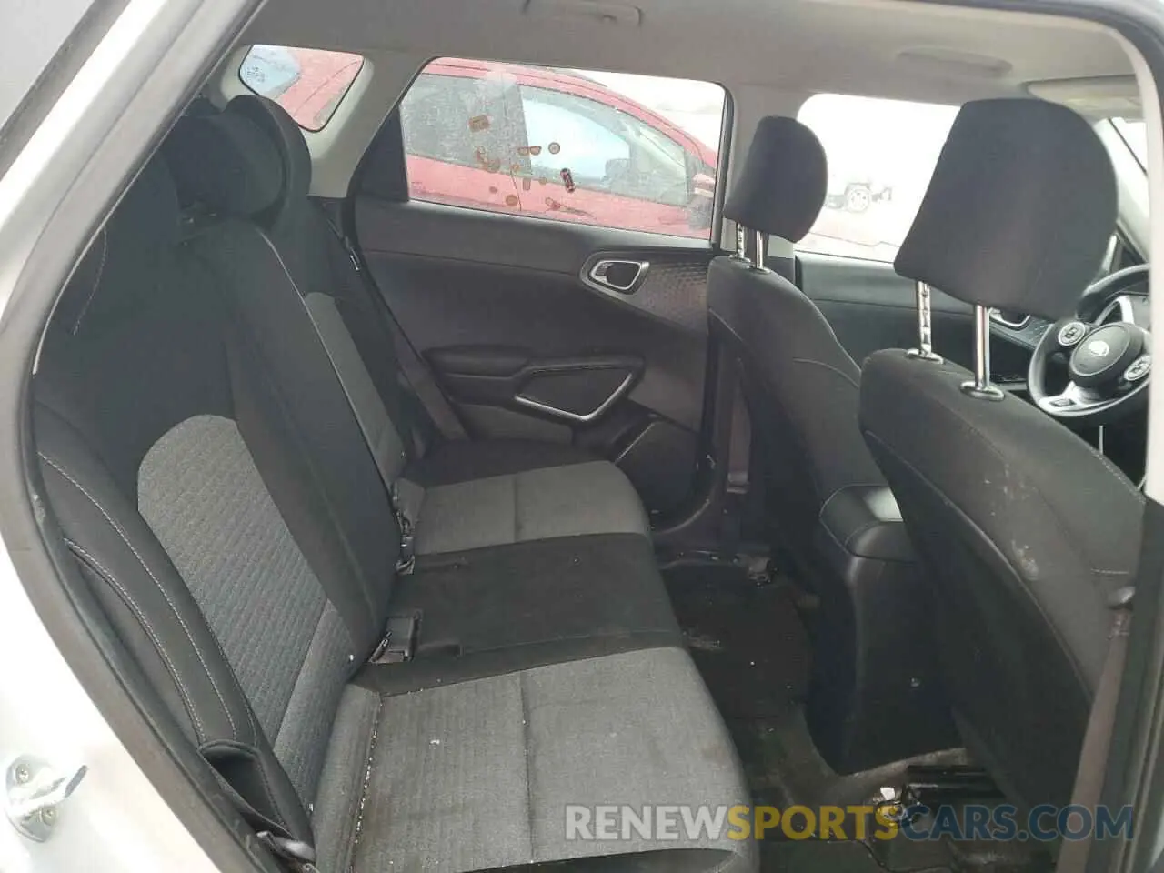 10 Photograph of a damaged car KNDJ23AU5L7002419 KIA SOUL 2020