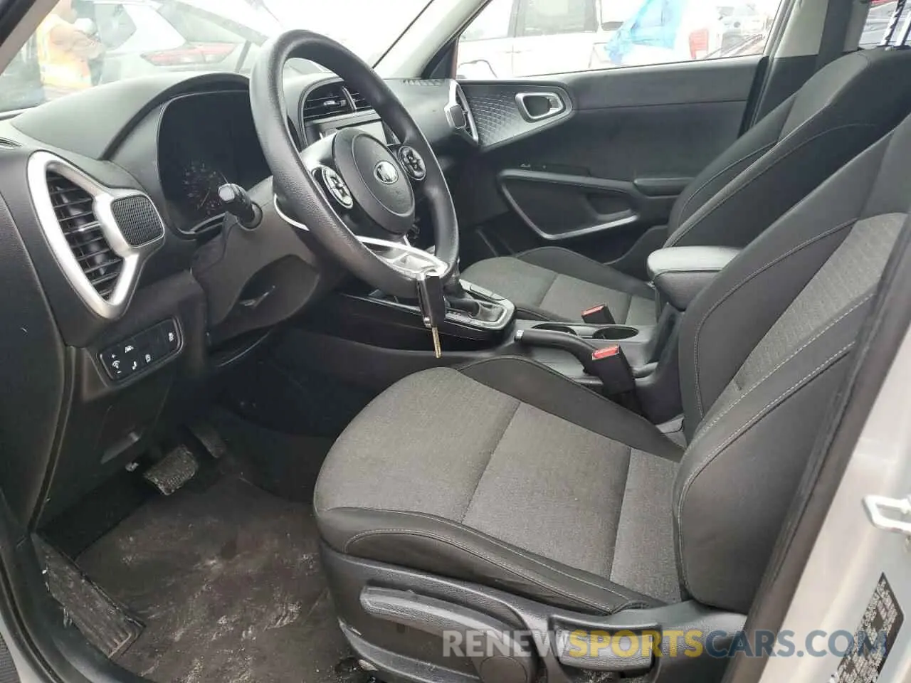7 Photograph of a damaged car KNDJ23AU5L7002419 KIA SOUL 2020