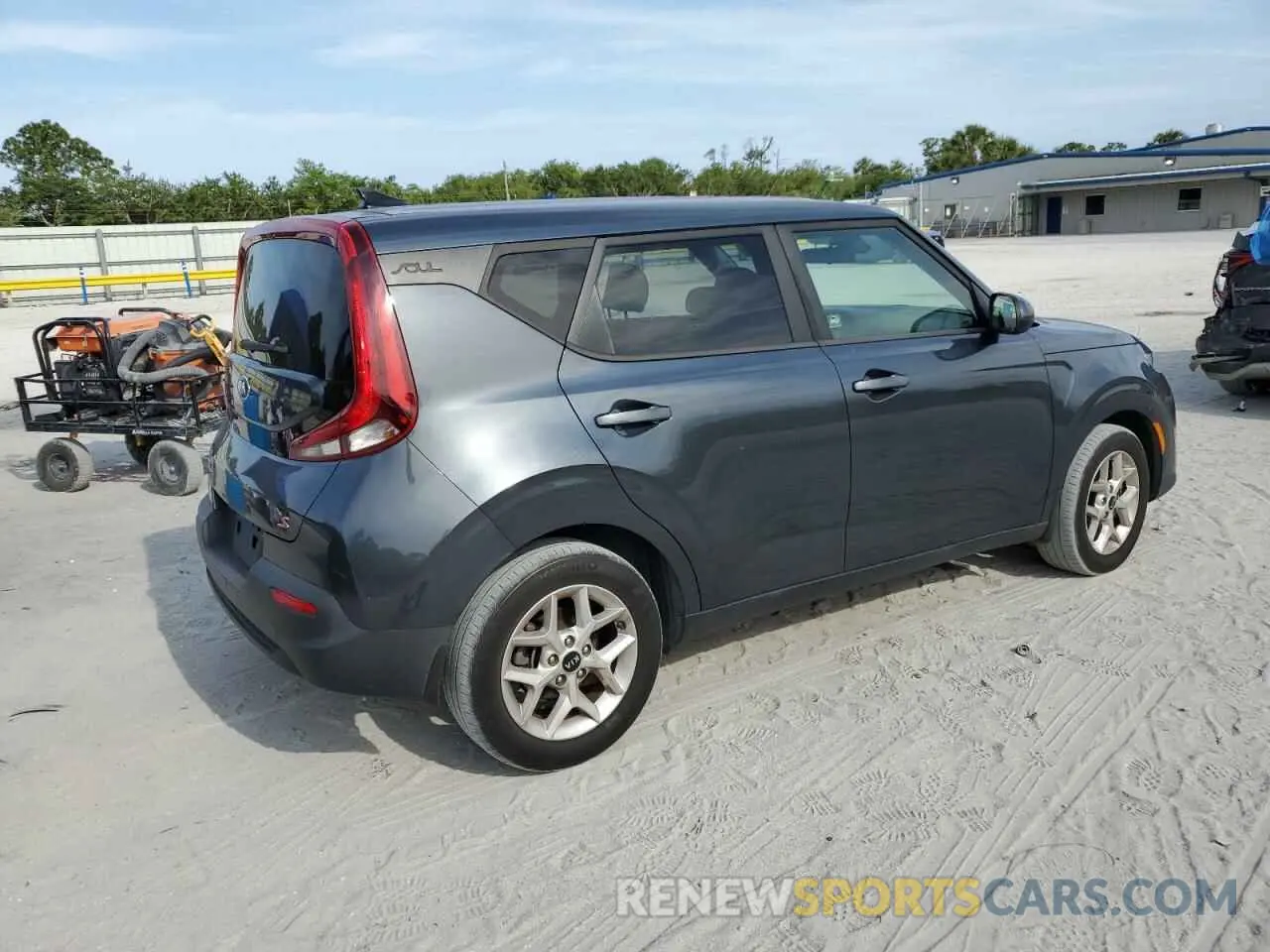 3 Photograph of a damaged car KNDJ23AU5L7002775 KIA SOUL 2020