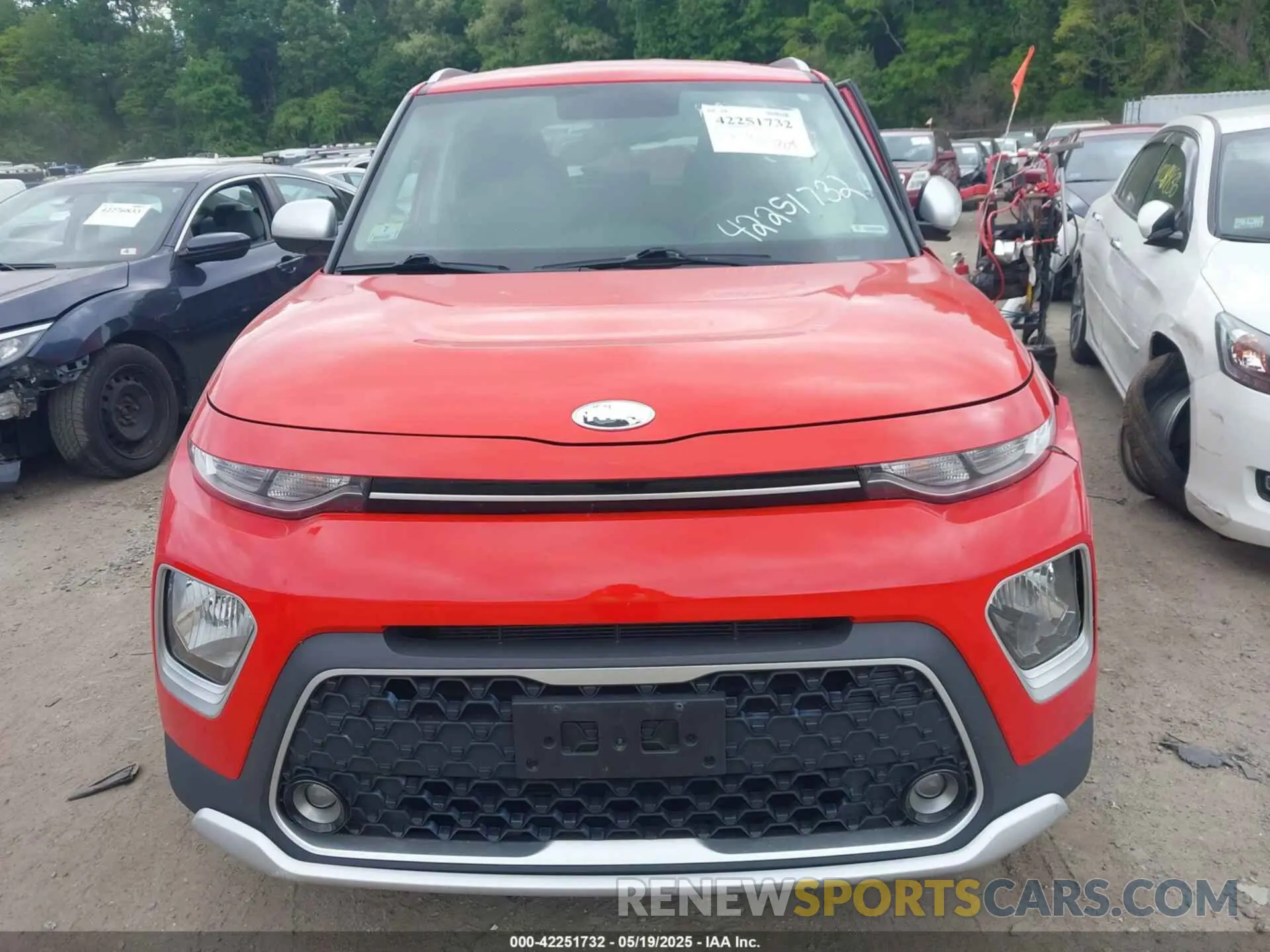 12 Photograph of a damaged car KNDJ23AU5L7005532 KIA SOUL 2020