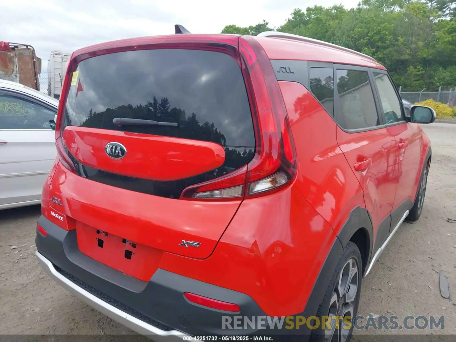 4 Photograph of a damaged car KNDJ23AU5L7005532 KIA SOUL 2020