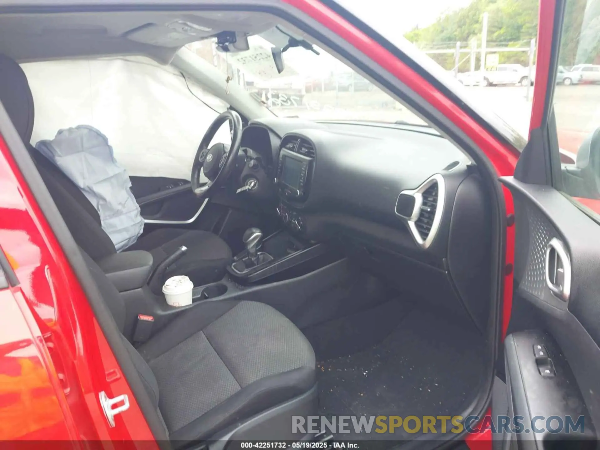 5 Photograph of a damaged car KNDJ23AU5L7005532 KIA SOUL 2020