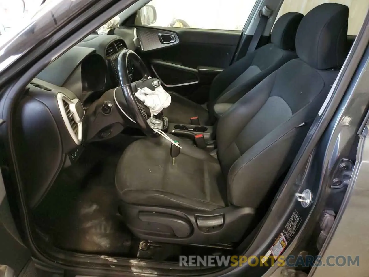 7 Photograph of a damaged car KNDJ23AU5L7027109 KIA SOUL 2020