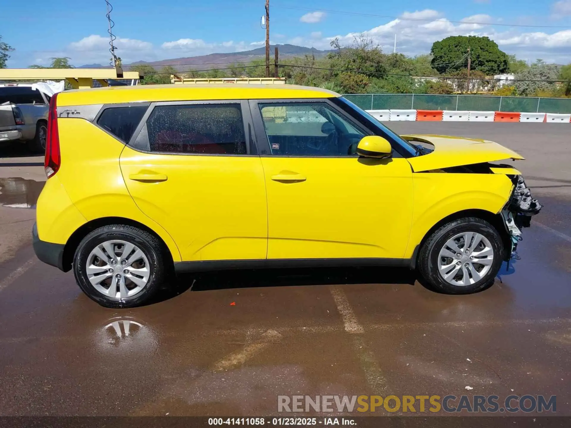 13 Photograph of a damaged car KNDJ23AU5L7052317 KIA SOUL 2020