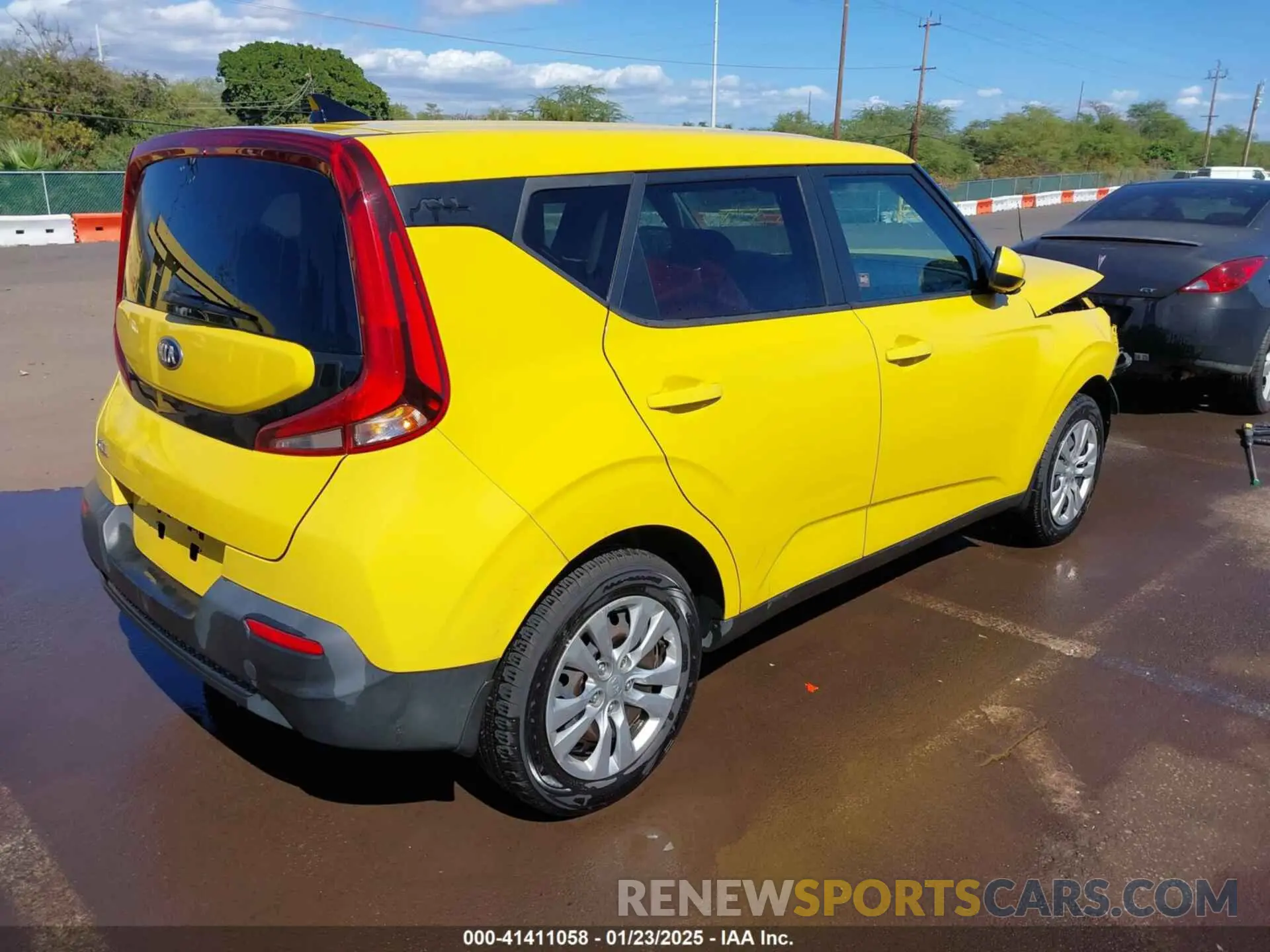 4 Photograph of a damaged car KNDJ23AU5L7052317 KIA SOUL 2020