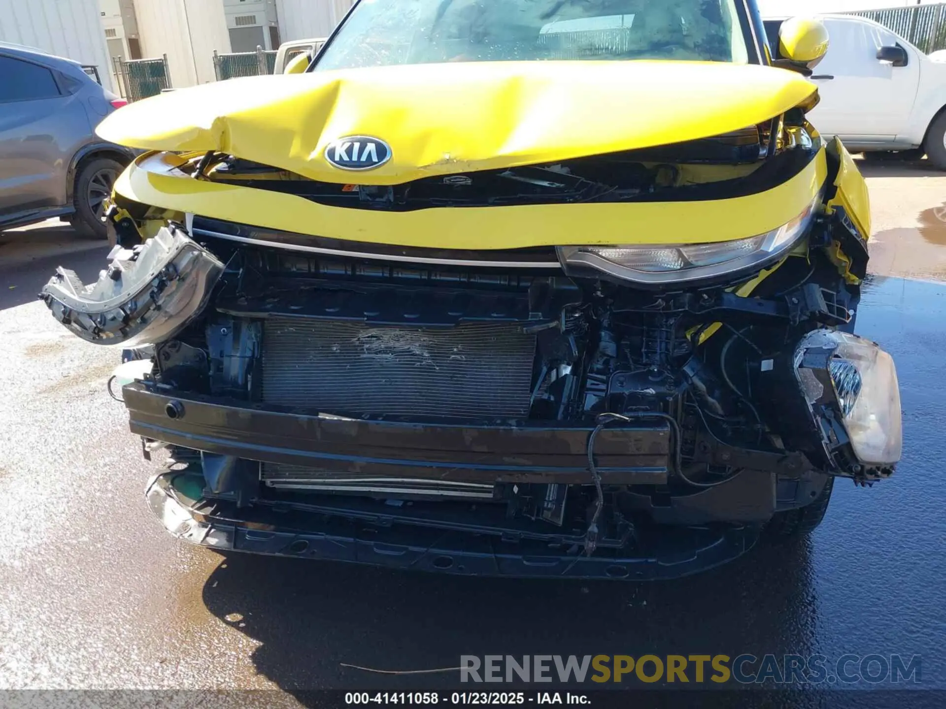 6 Photograph of a damaged car KNDJ23AU5L7052317 KIA SOUL 2020