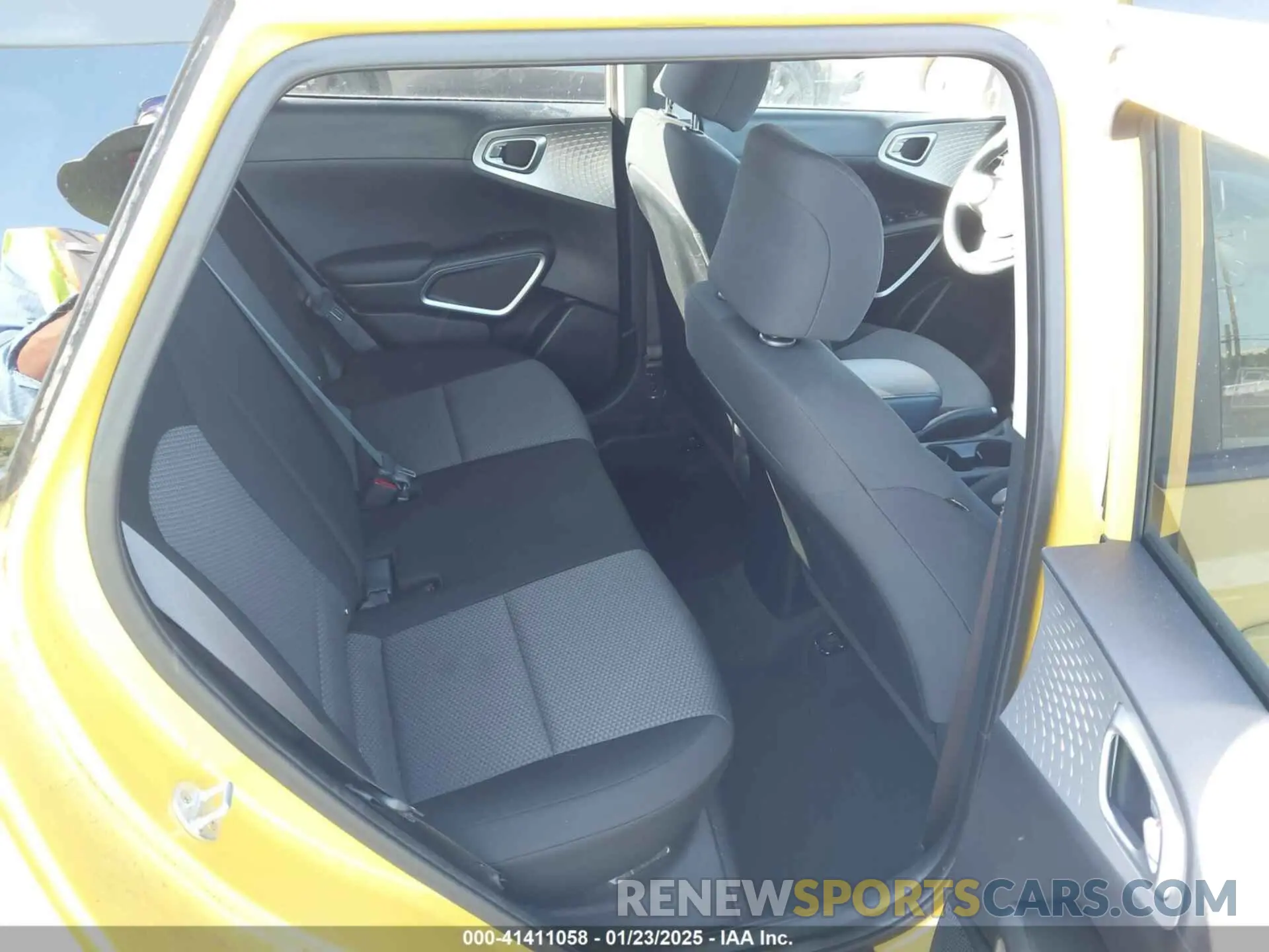 8 Photograph of a damaged car KNDJ23AU5L7052317 KIA SOUL 2020