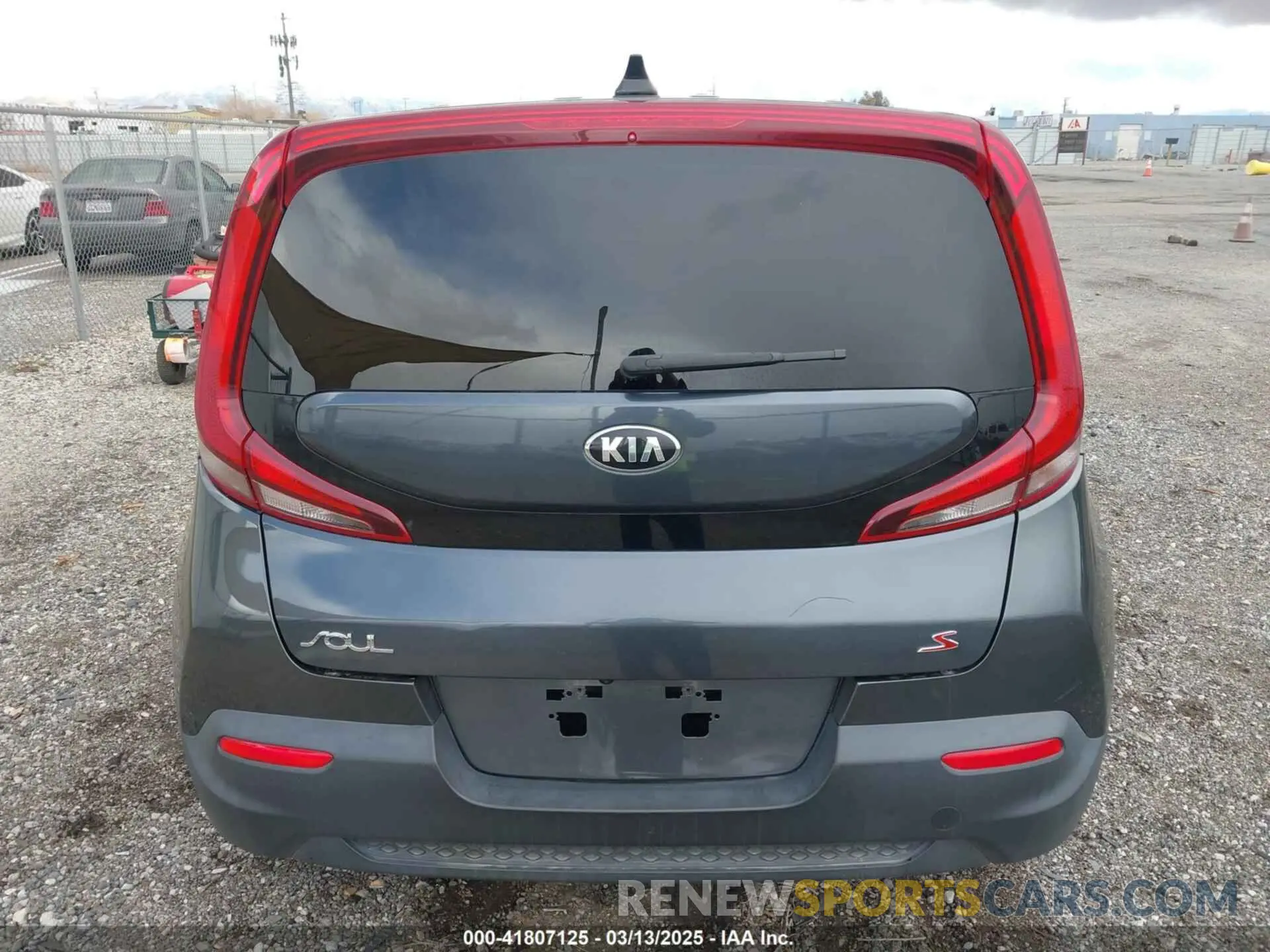 16 Photograph of a damaged car KNDJ23AU5L7053547 KIA SOUL 2020