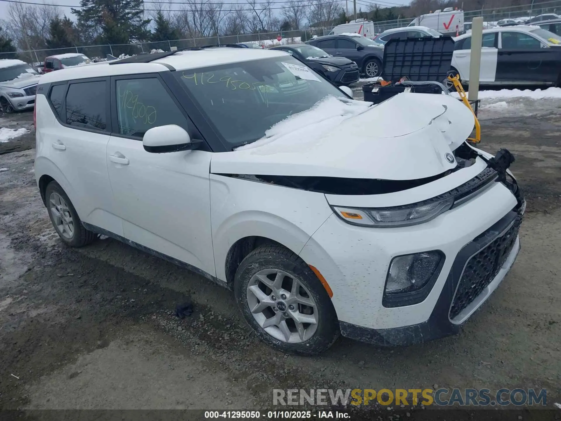 1 Photograph of a damaged car KNDJ23AU5L7054438 KIA SOUL 2020