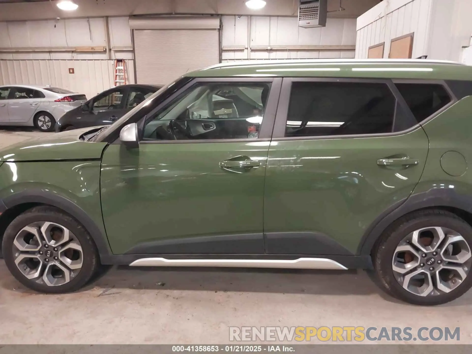 13 Photograph of a damaged car KNDJ23AU5L7068730 KIA SOUL 2020