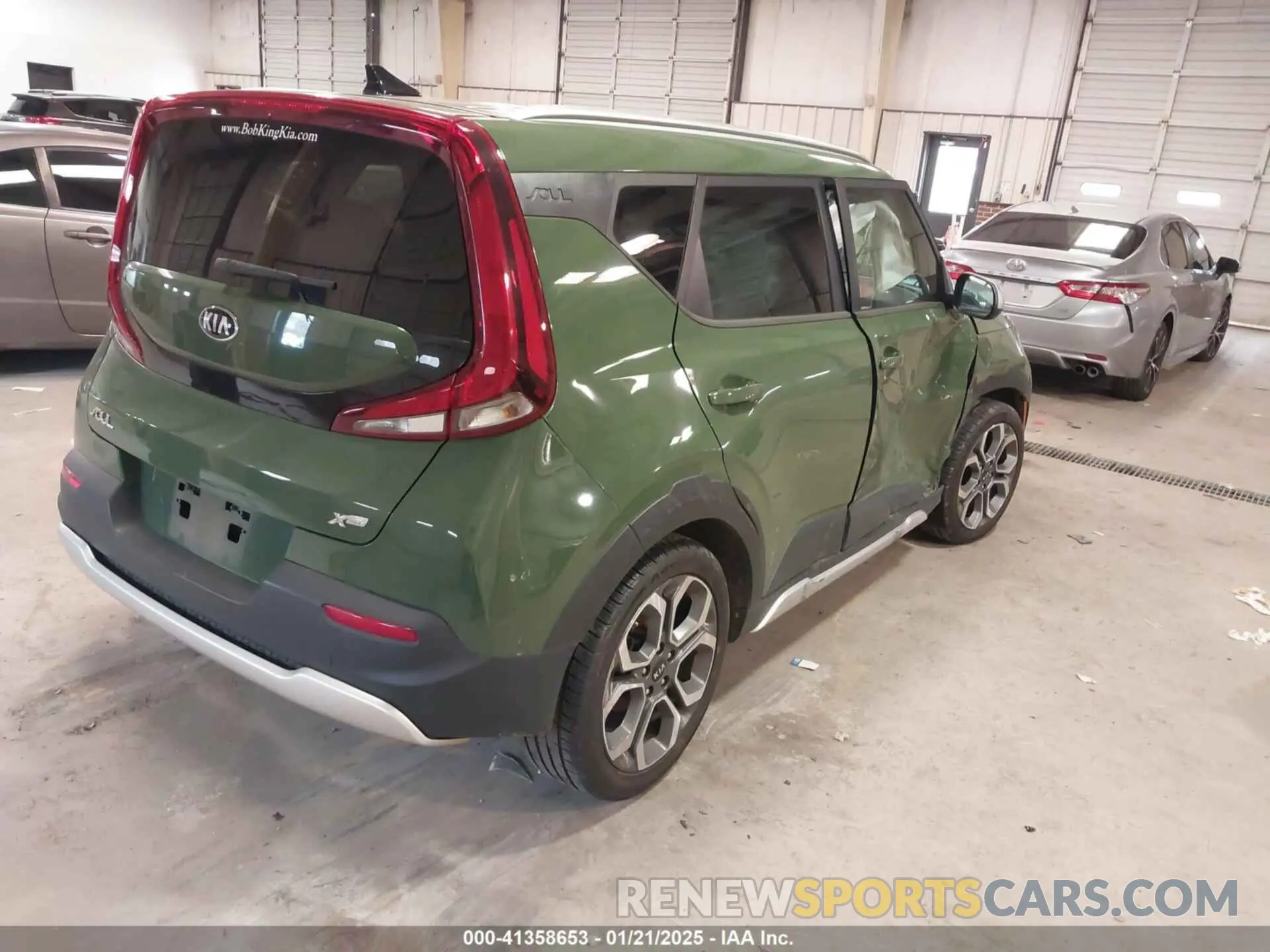 4 Photograph of a damaged car KNDJ23AU5L7068730 KIA SOUL 2020
