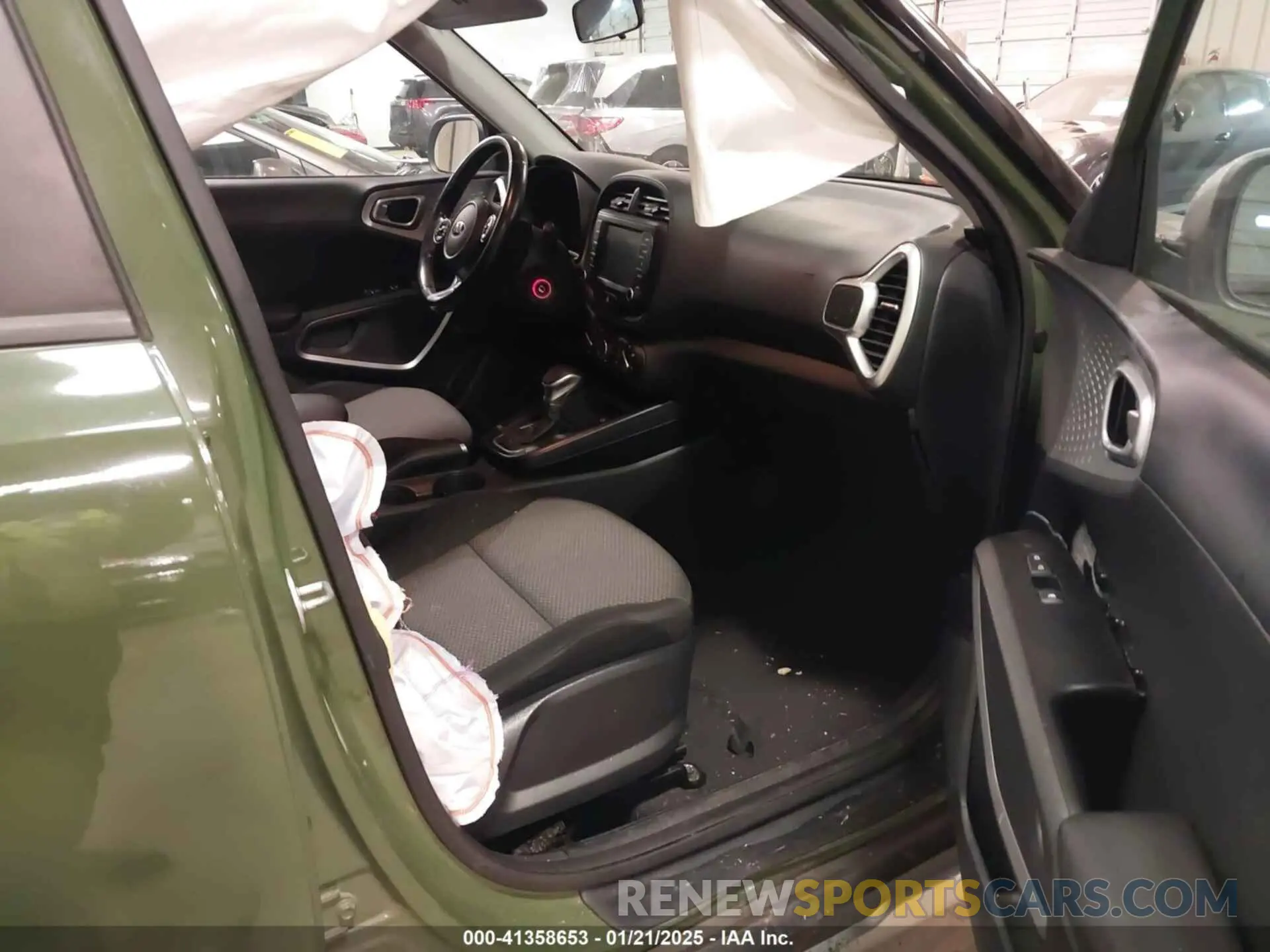 5 Photograph of a damaged car KNDJ23AU5L7068730 KIA SOUL 2020