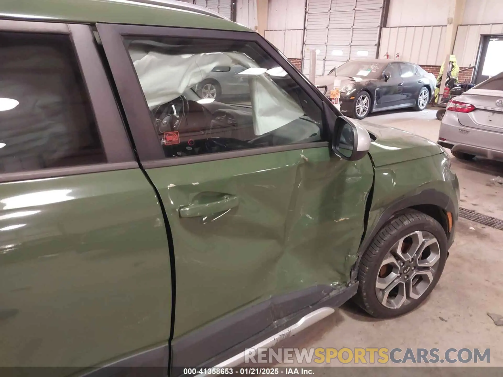 6 Photograph of a damaged car KNDJ23AU5L7068730 KIA SOUL 2020