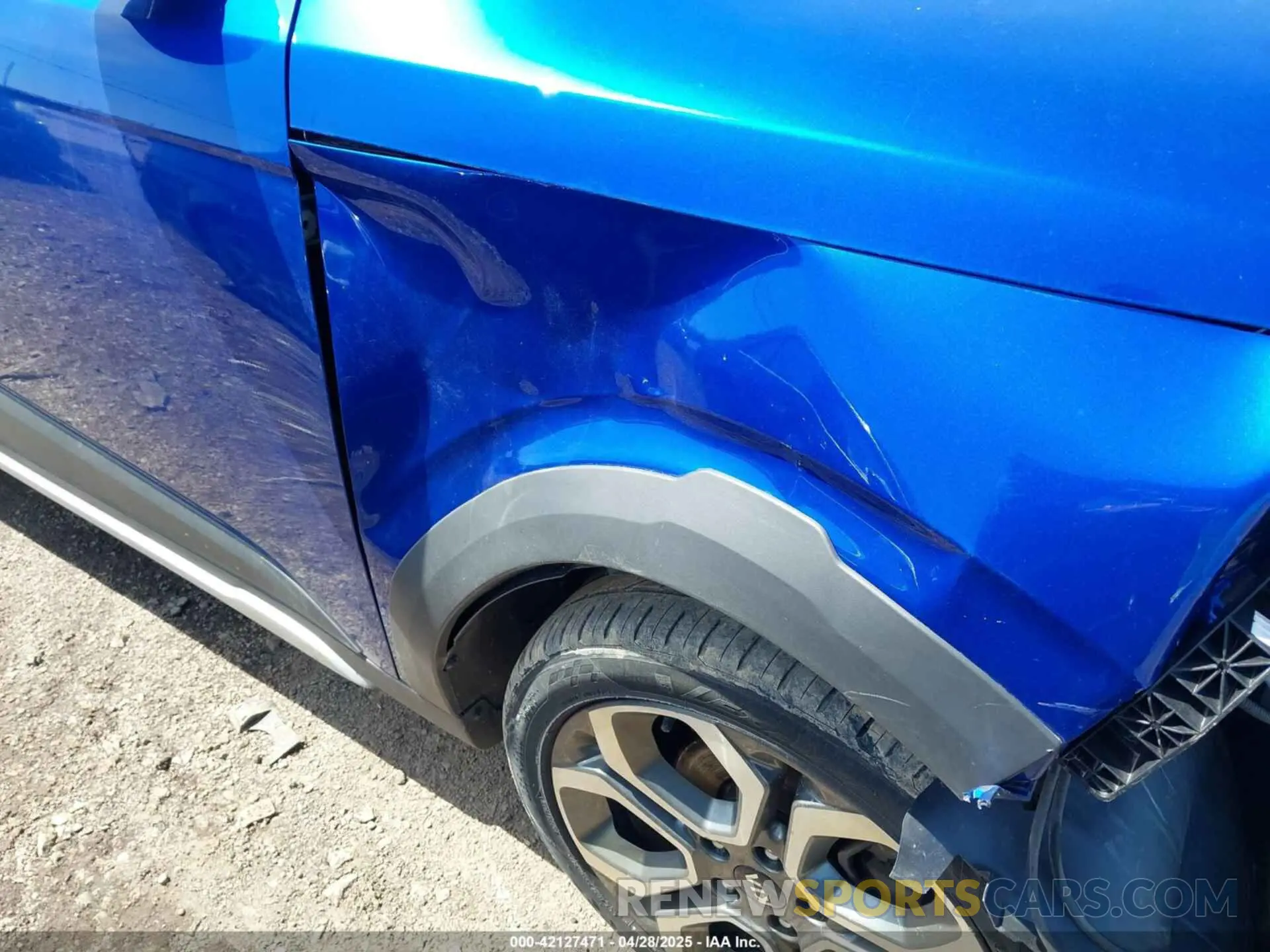 17 Photograph of a damaged car KNDJ23AU5L7070302 KIA SOUL 2020