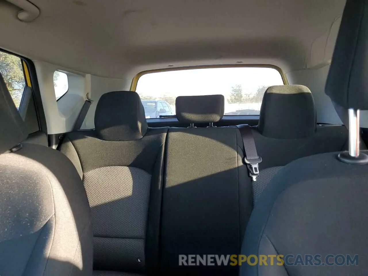 10 Photograph of a damaged car KNDJ23AU5L7089562 KIA SOUL 2020