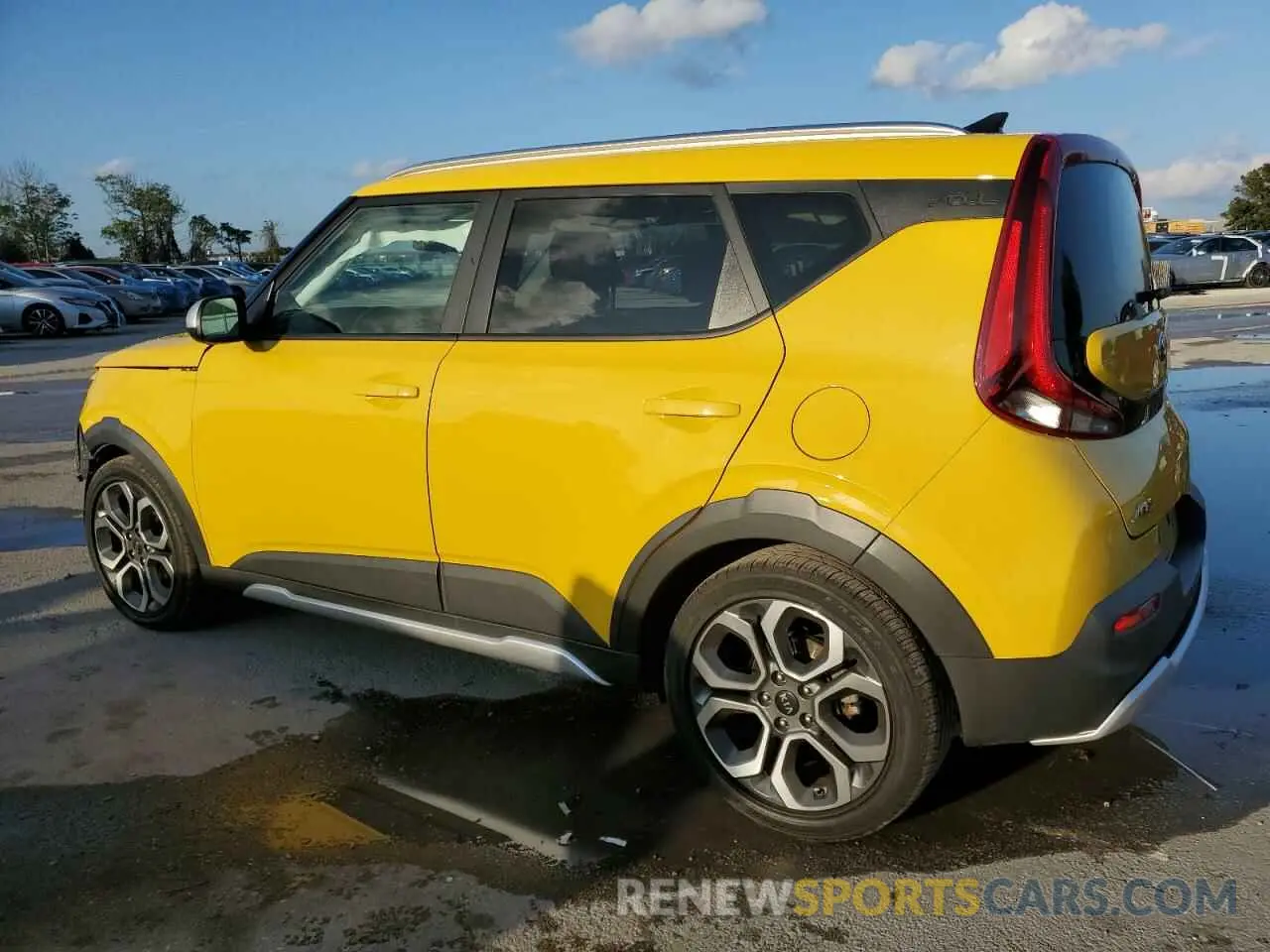2 Photograph of a damaged car KNDJ23AU5L7089562 KIA SOUL 2020