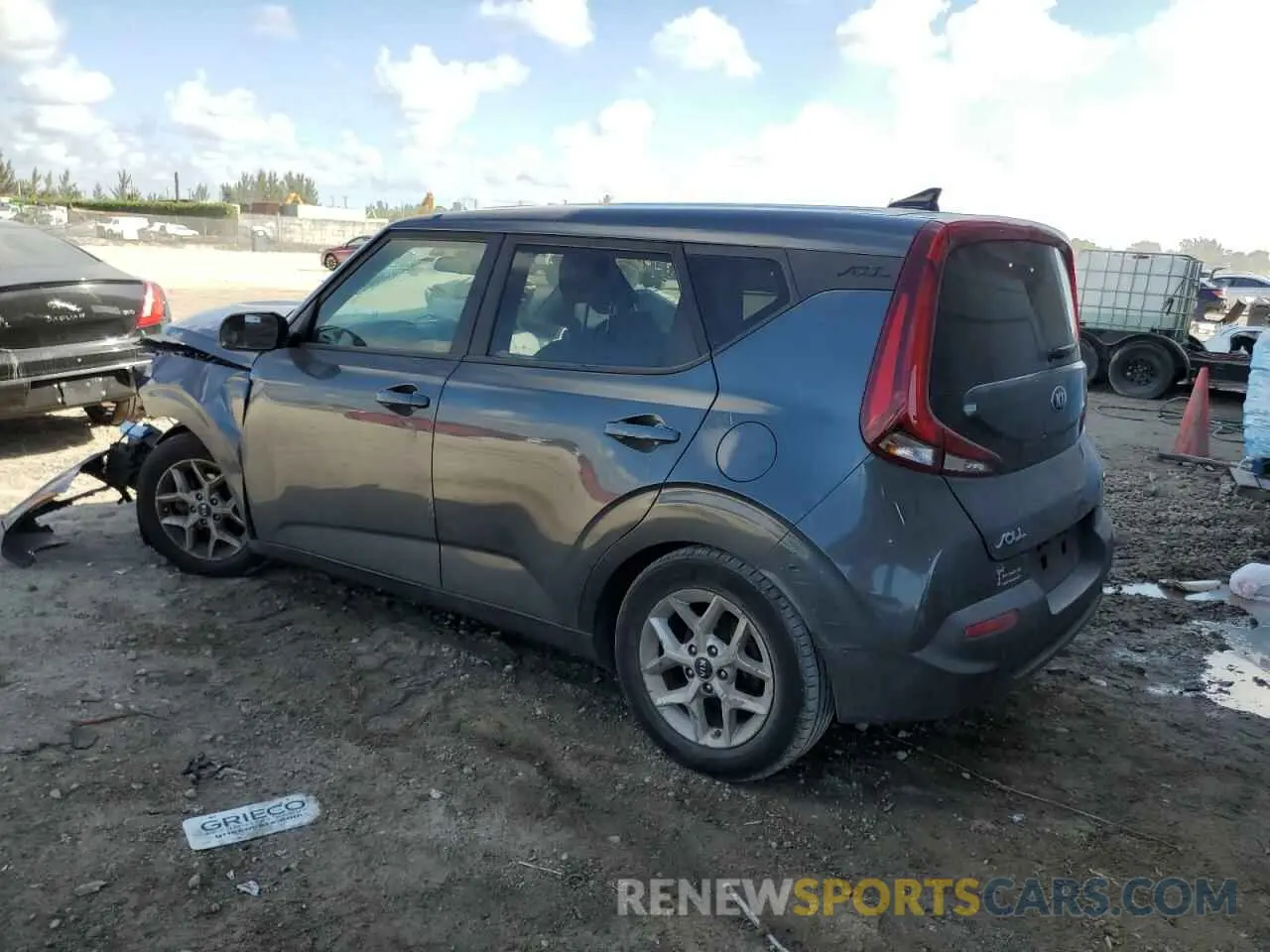 2 Photograph of a damaged car KNDJ23AU5L7091764 KIA SOUL 2020