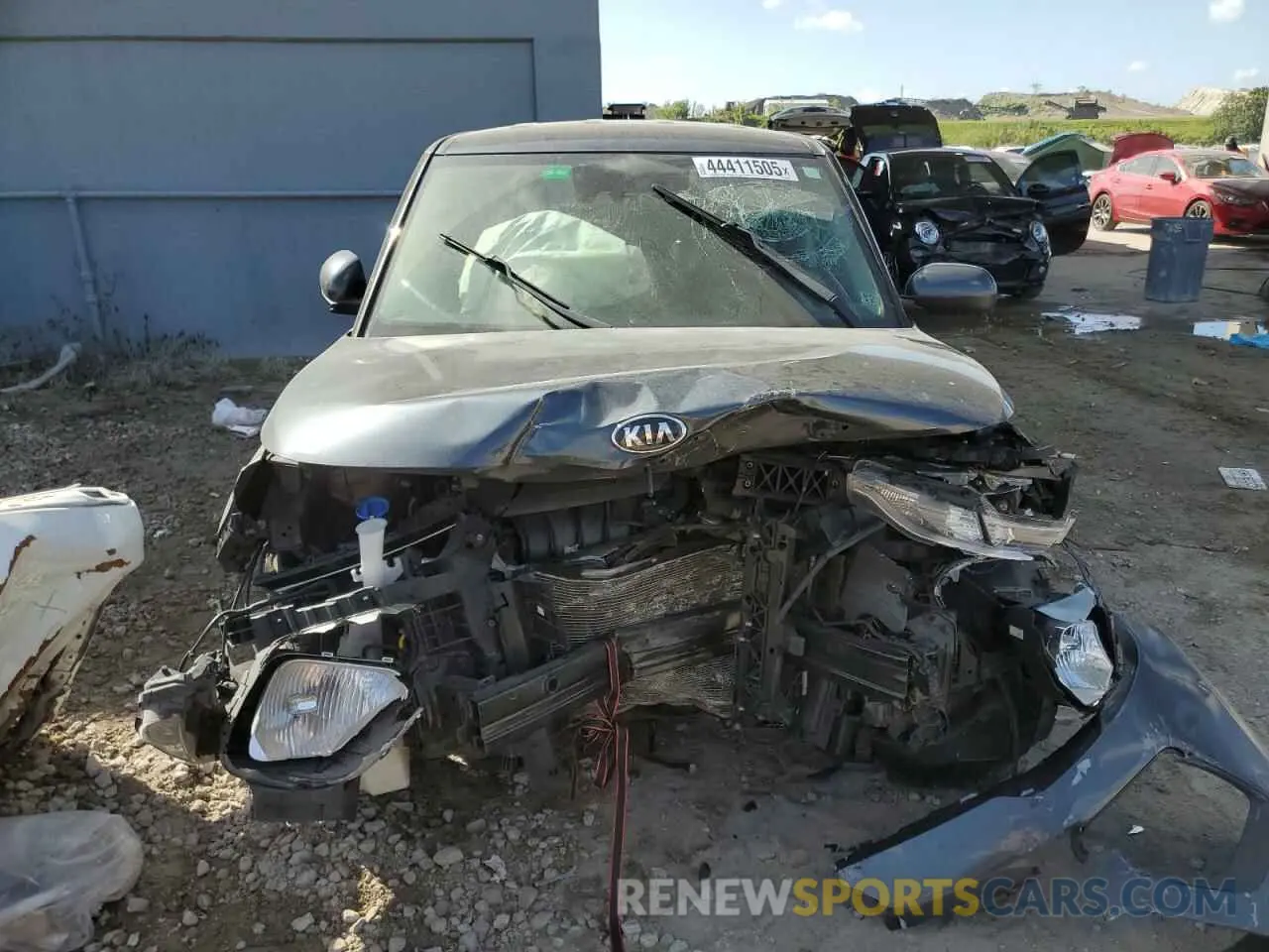 5 Photograph of a damaged car KNDJ23AU5L7091764 KIA SOUL 2020