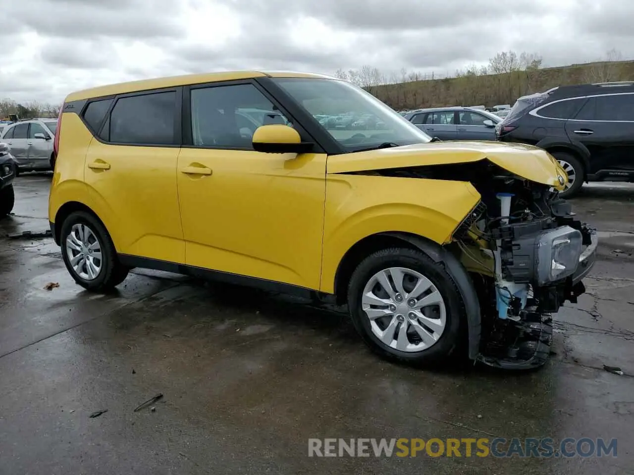 4 Photograph of a damaged car KNDJ23AU5L7096169 KIA SOUL 2020