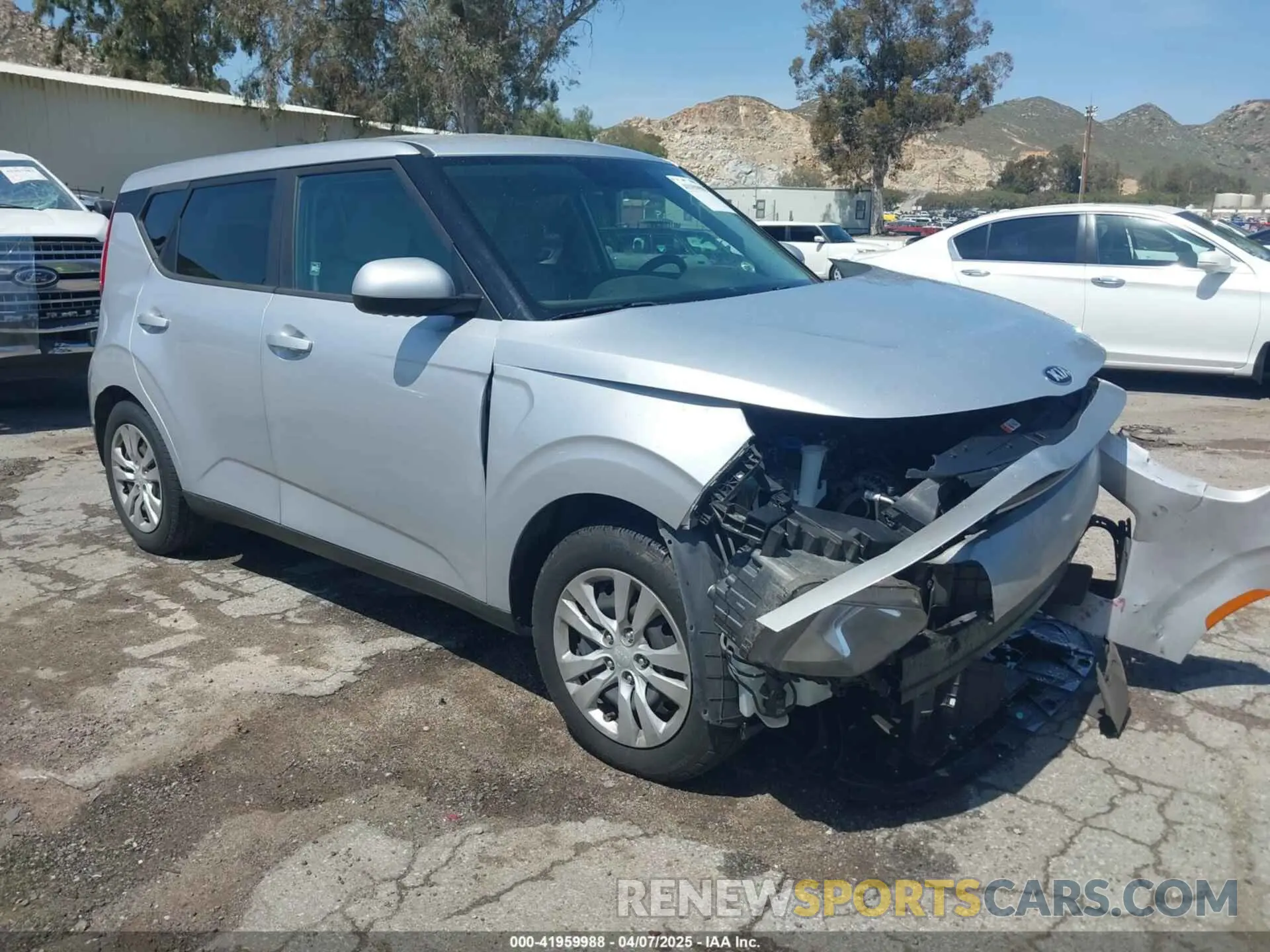 1 Photograph of a damaged car KNDJ23AU5L7097239 KIA SOUL 2020