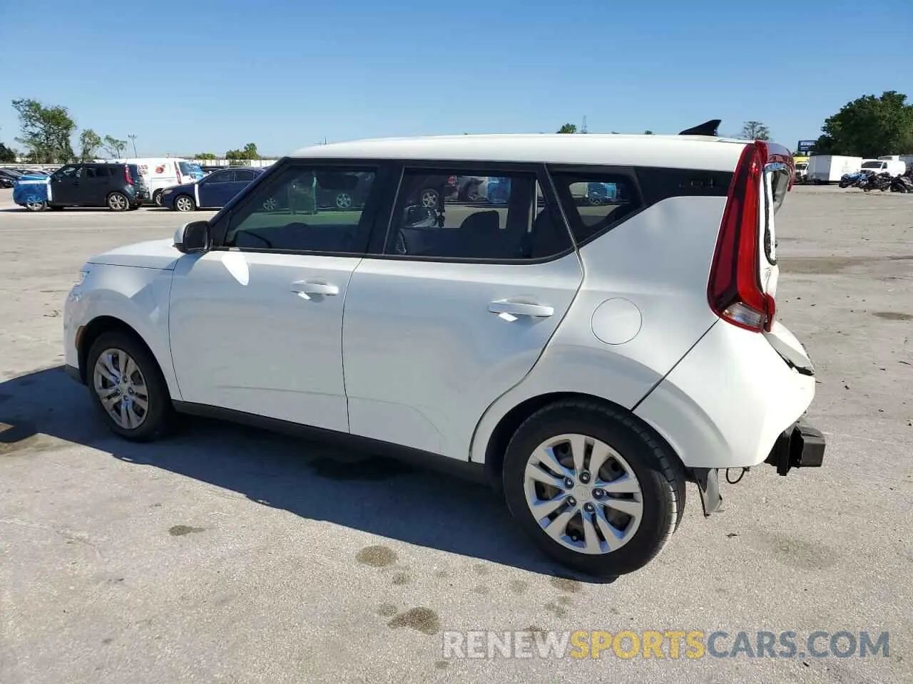2 Photograph of a damaged car KNDJ23AU5L7119434 KIA SOUL 2020