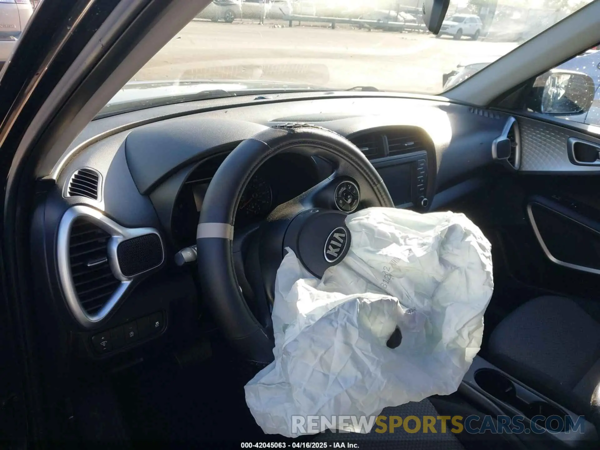 17 Photograph of a damaged car KNDJ23AU5L7700433 KIA SOUL 2020
