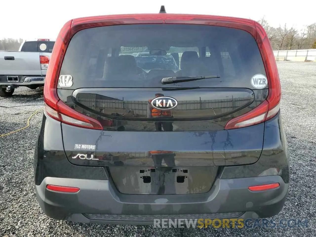 6 Photograph of a damaged car KNDJ23AU5L7713134 KIA SOUL 2020