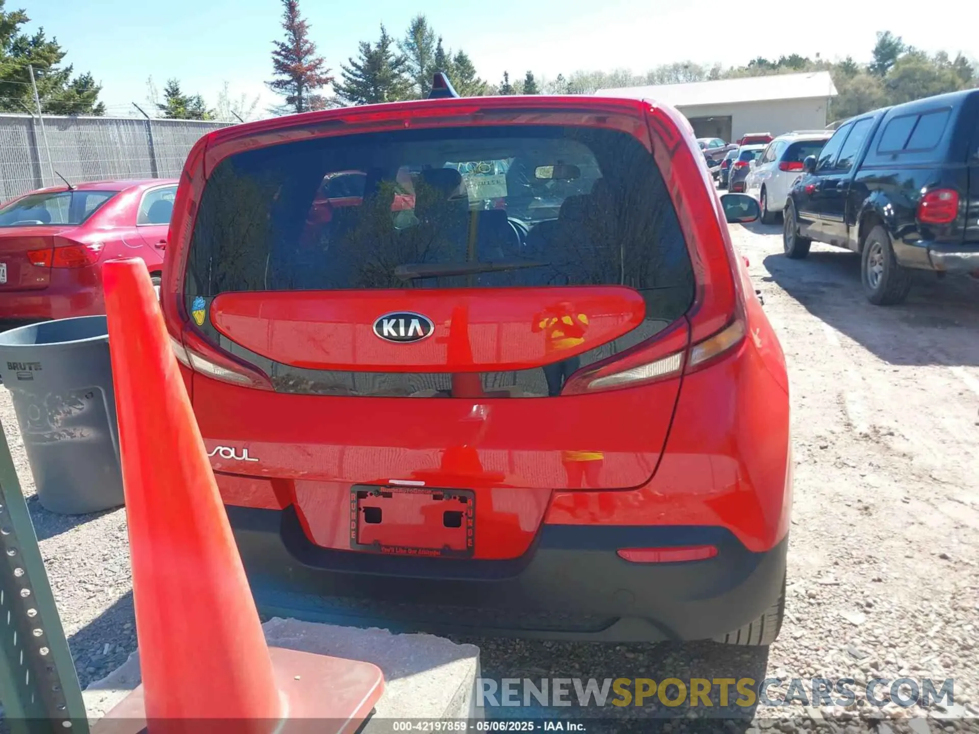 16 Photograph of a damaged car KNDJ23AU5L7713697 KIA SOUL 2020