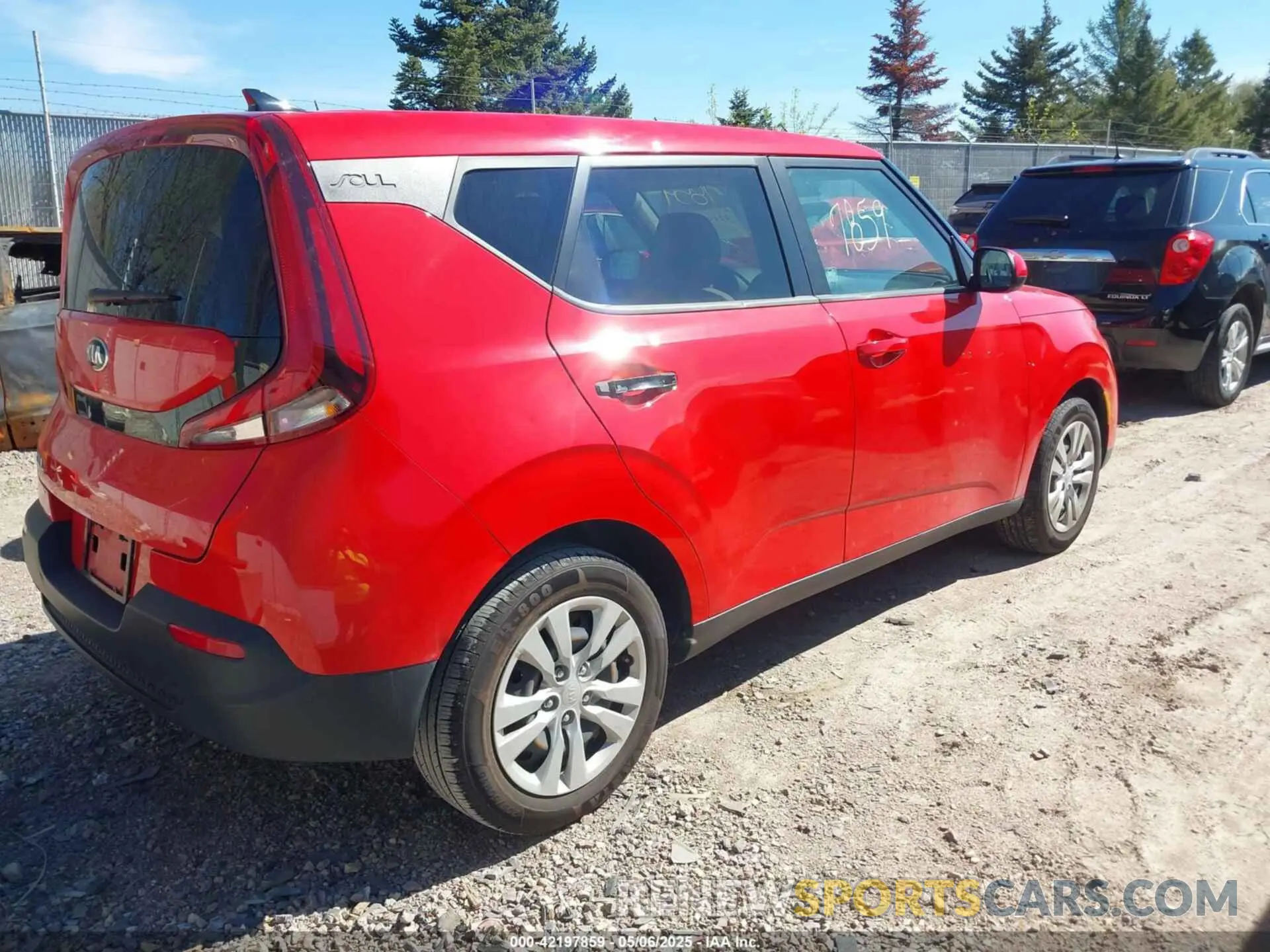 4 Photograph of a damaged car KNDJ23AU5L7713697 KIA SOUL 2020