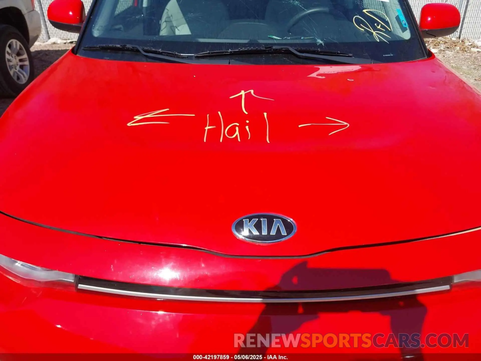 6 Photograph of a damaged car KNDJ23AU5L7713697 KIA SOUL 2020