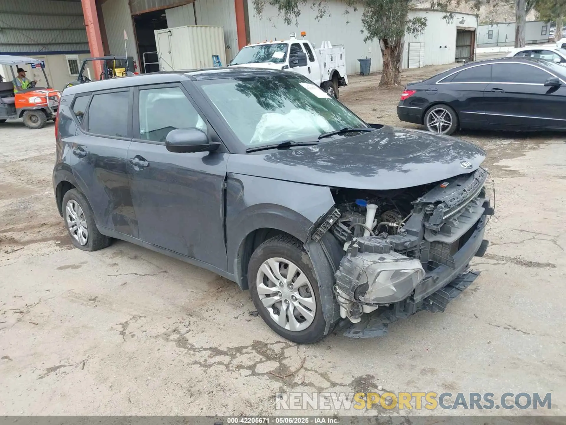 1 Photograph of a damaged car KNDJ23AU5L7734050 KIA SOUL 2020