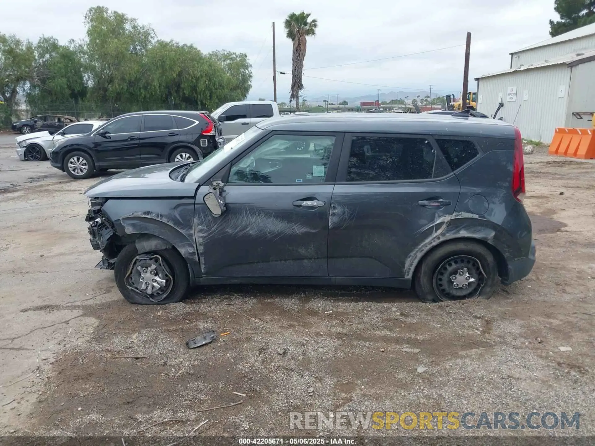 13 Photograph of a damaged car KNDJ23AU5L7734050 KIA SOUL 2020