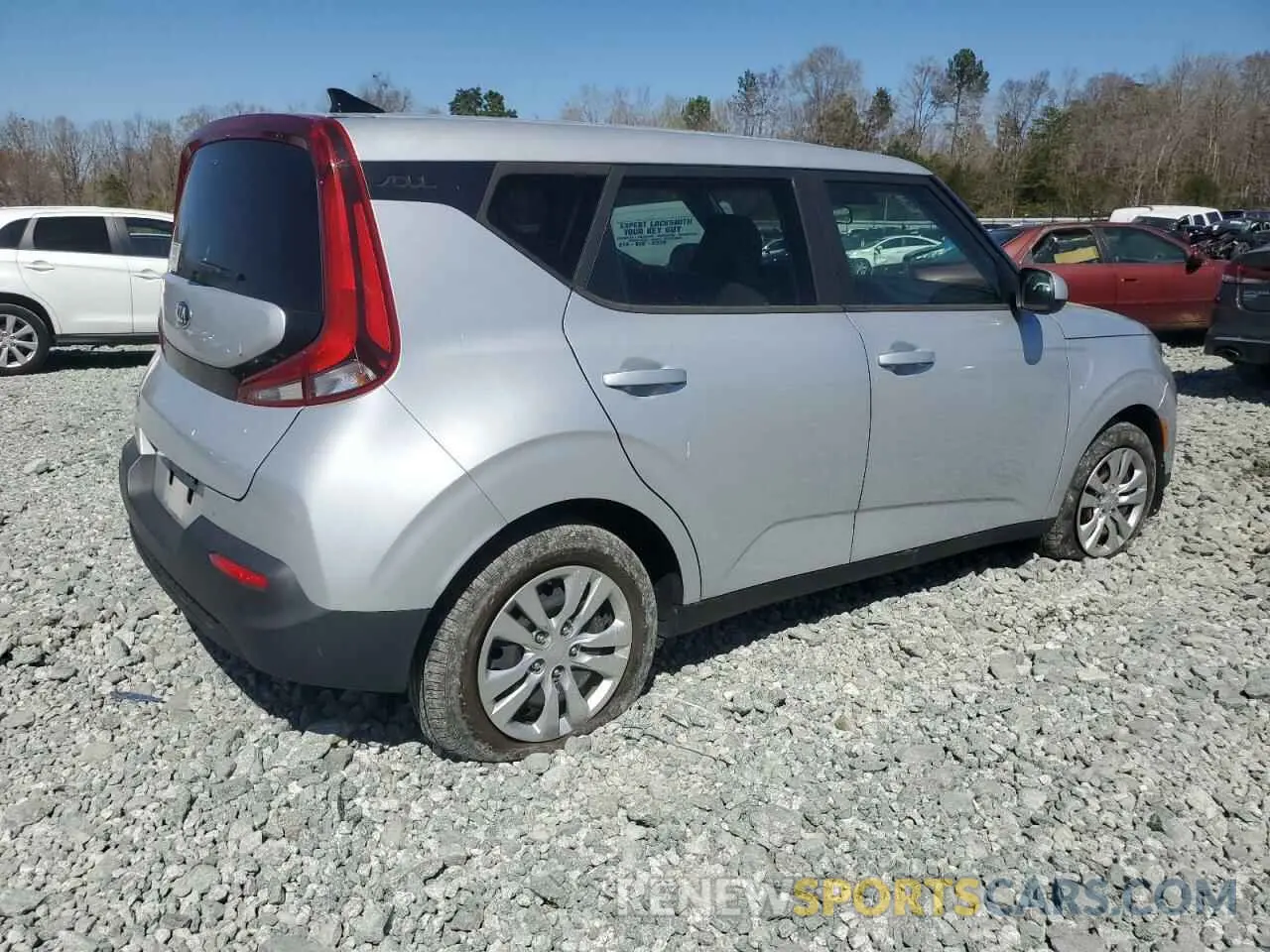 3 Photograph of a damaged car KNDJ23AU6L7031220 KIA SOUL 2020