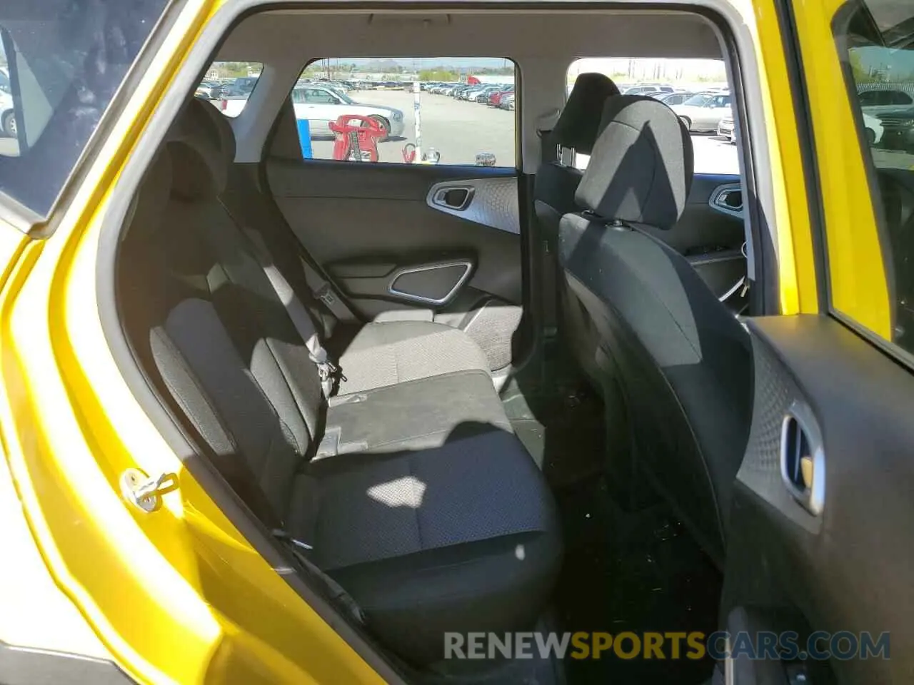 10 Photograph of a damaged car KNDJ23AU6L7047661 KIA SOUL 2020