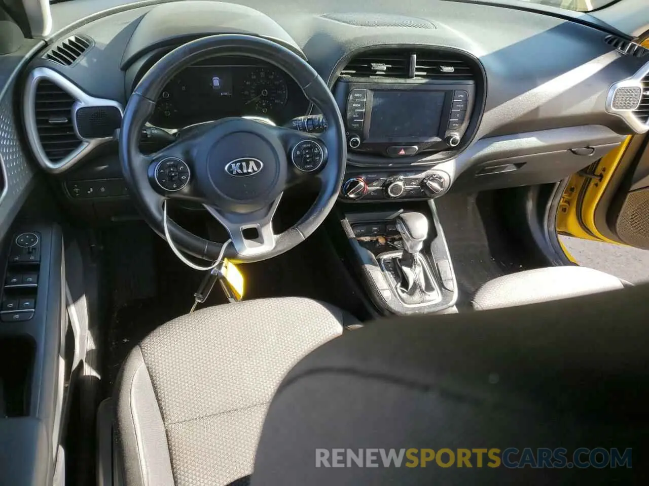 8 Photograph of a damaged car KNDJ23AU6L7047661 KIA SOUL 2020