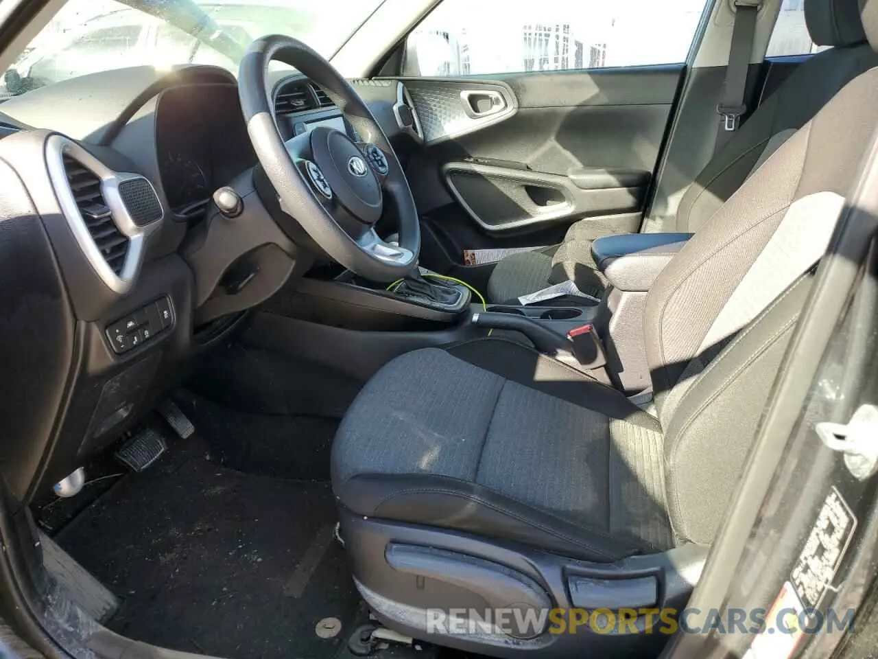7 Photograph of a damaged car KNDJ23AU6L7056926 KIA SOUL 2020