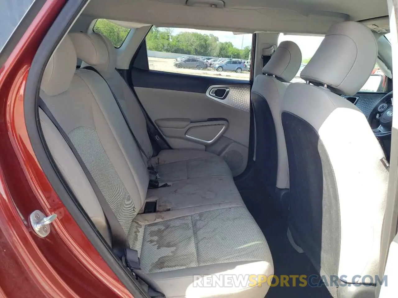11 Photograph of a damaged car KNDJ23AU6L7068140 KIA SOUL 2020