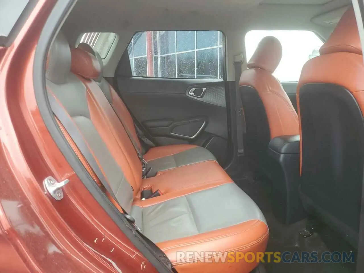 11 Photograph of a damaged car KNDJ23AU6L7074777 KIA SOUL 2020