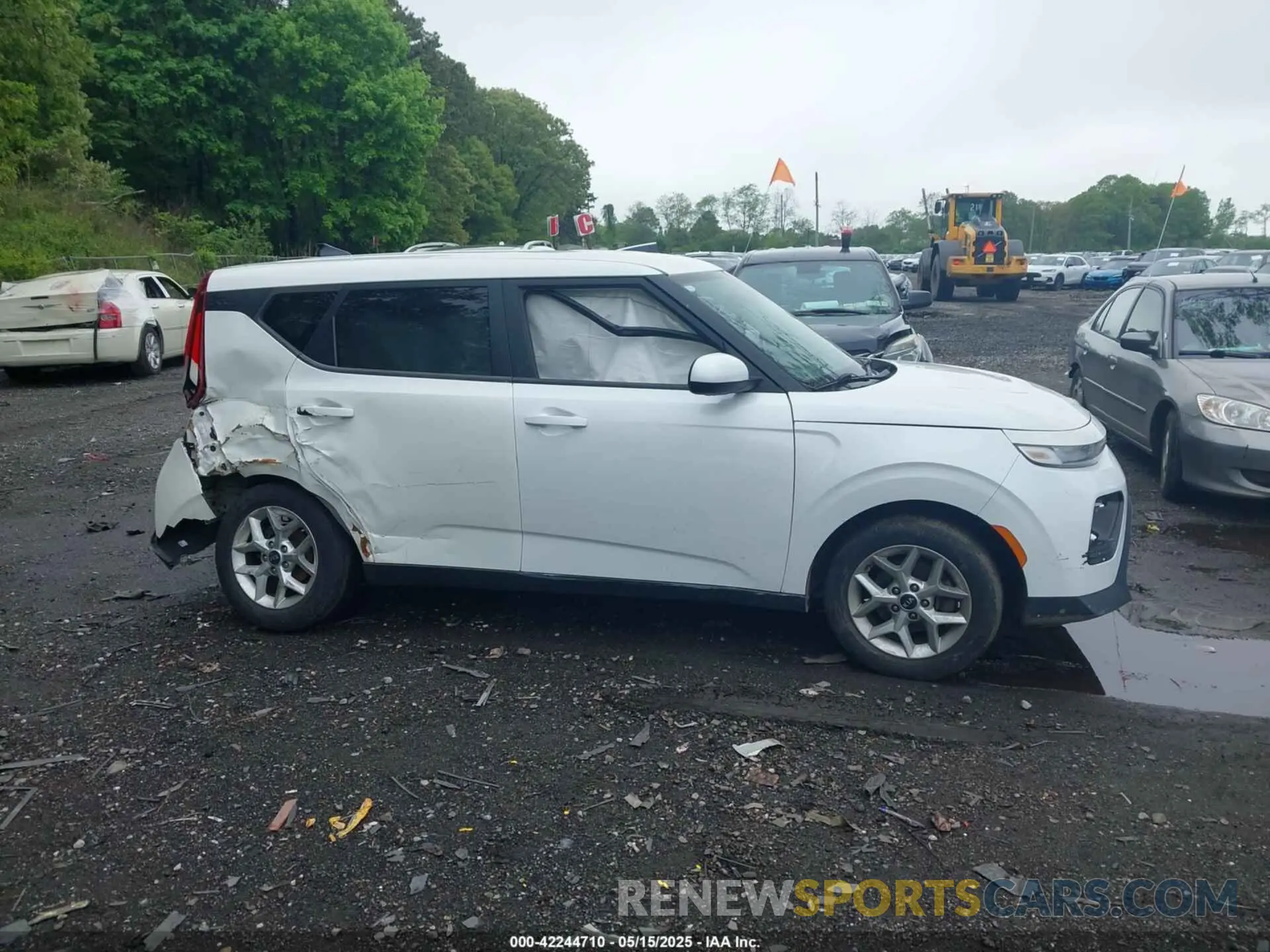 13 Photograph of a damaged car KNDJ23AU6L7083270 KIA SOUL 2020