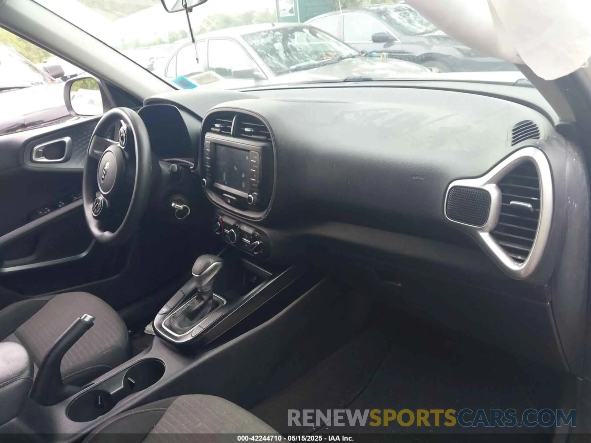 5 Photograph of a damaged car KNDJ23AU6L7083270 KIA SOUL 2020