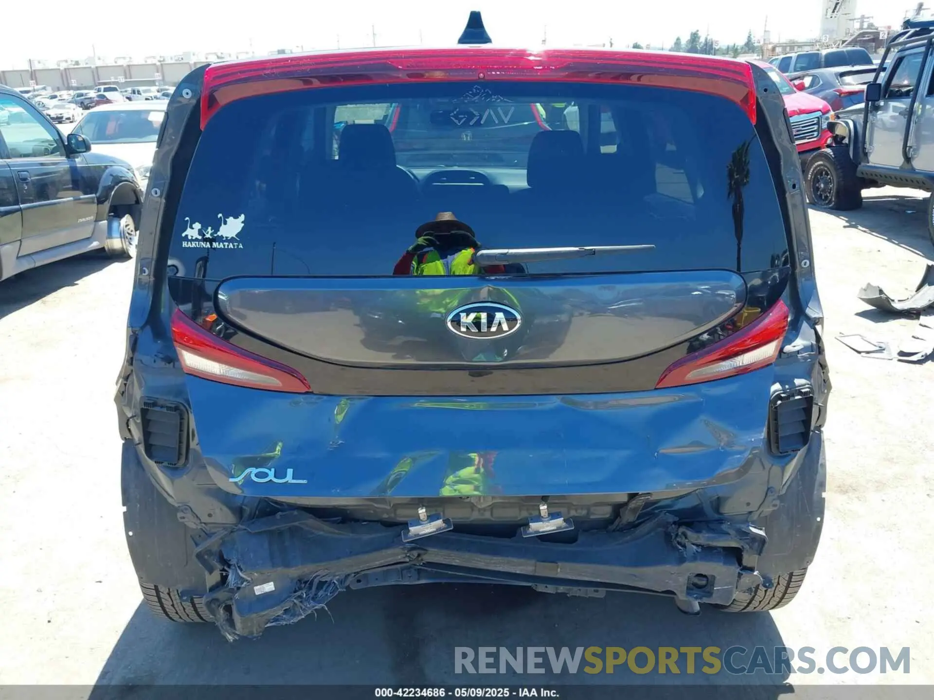 17 Photograph of a damaged car KNDJ23AU6L7090266 KIA SOUL 2020